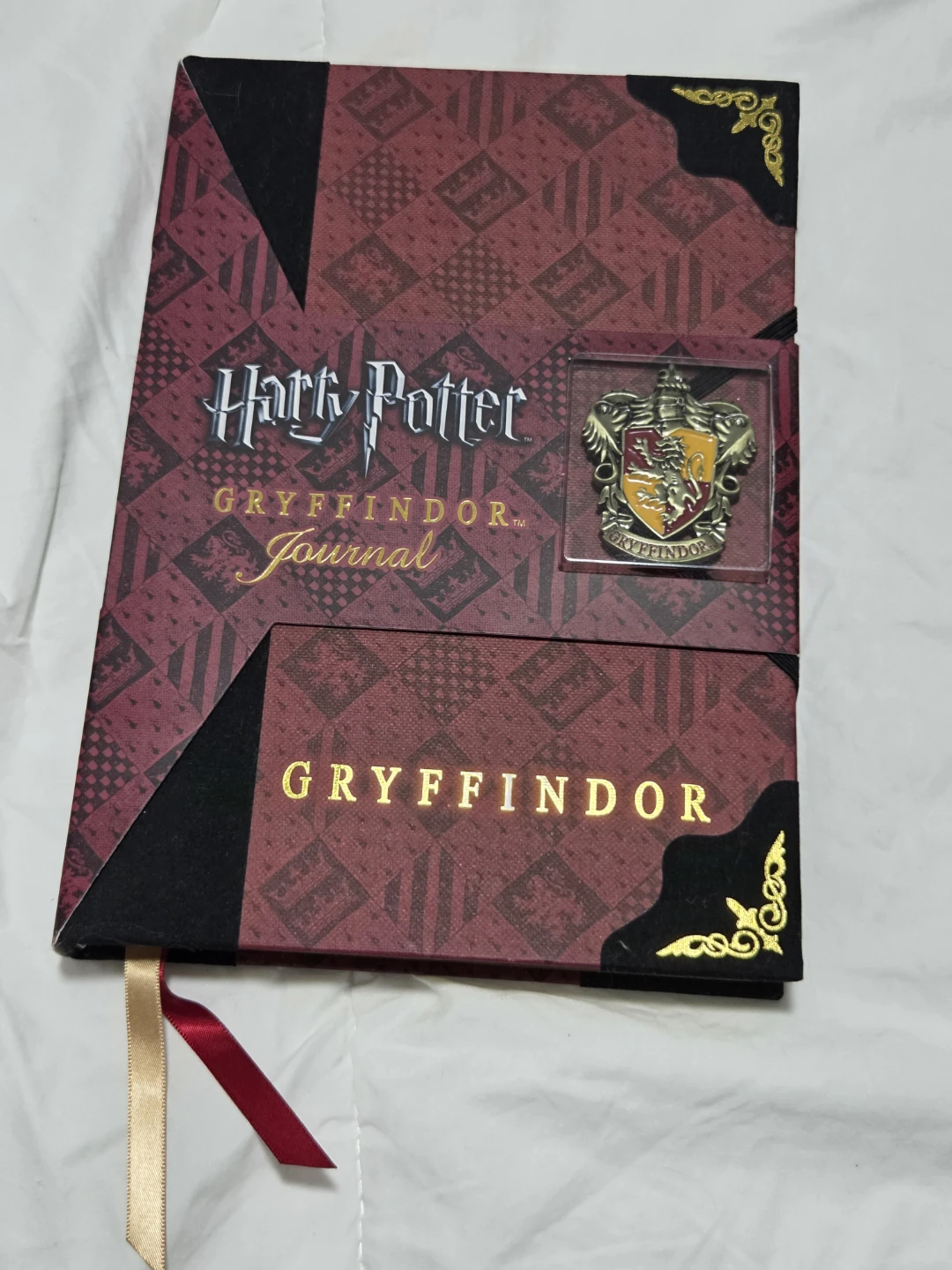 Harry Potter Gryffindor Journal and Pen Set - photo 2