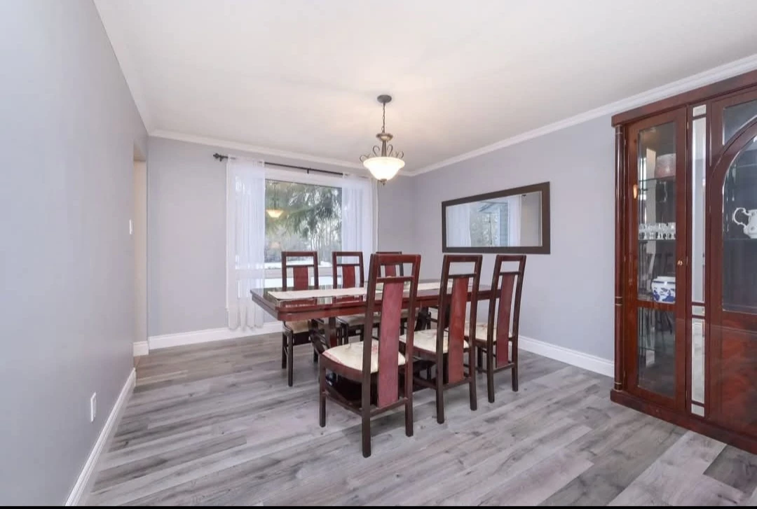 Wooden Dining Table - great refinishing project - photo 2