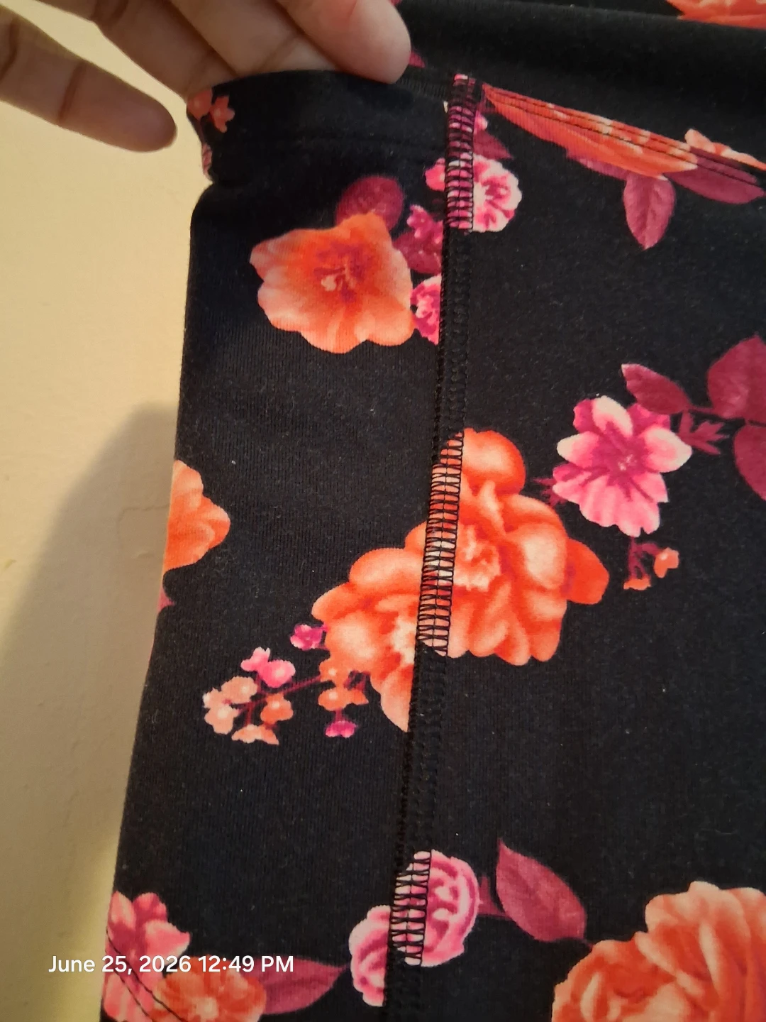 PINK Ultimate Floral Leggings Size M - photo 2
