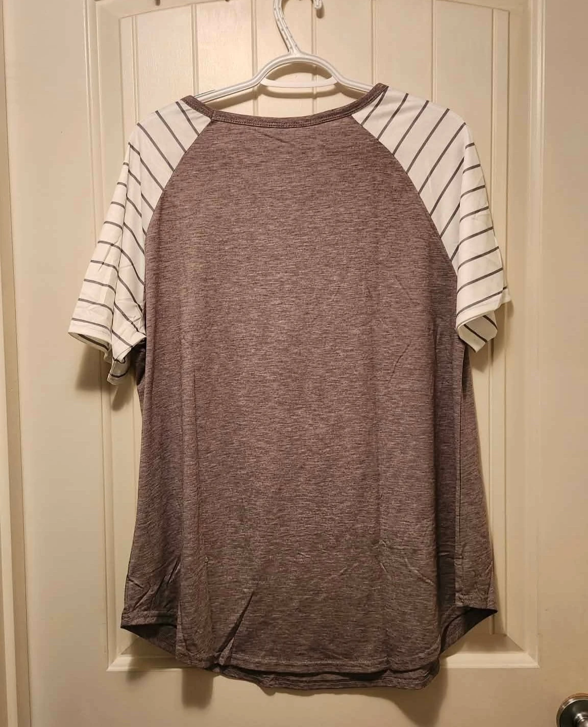 DOLINNE Women's Plus Size Raglan T-Shirt - photo 2