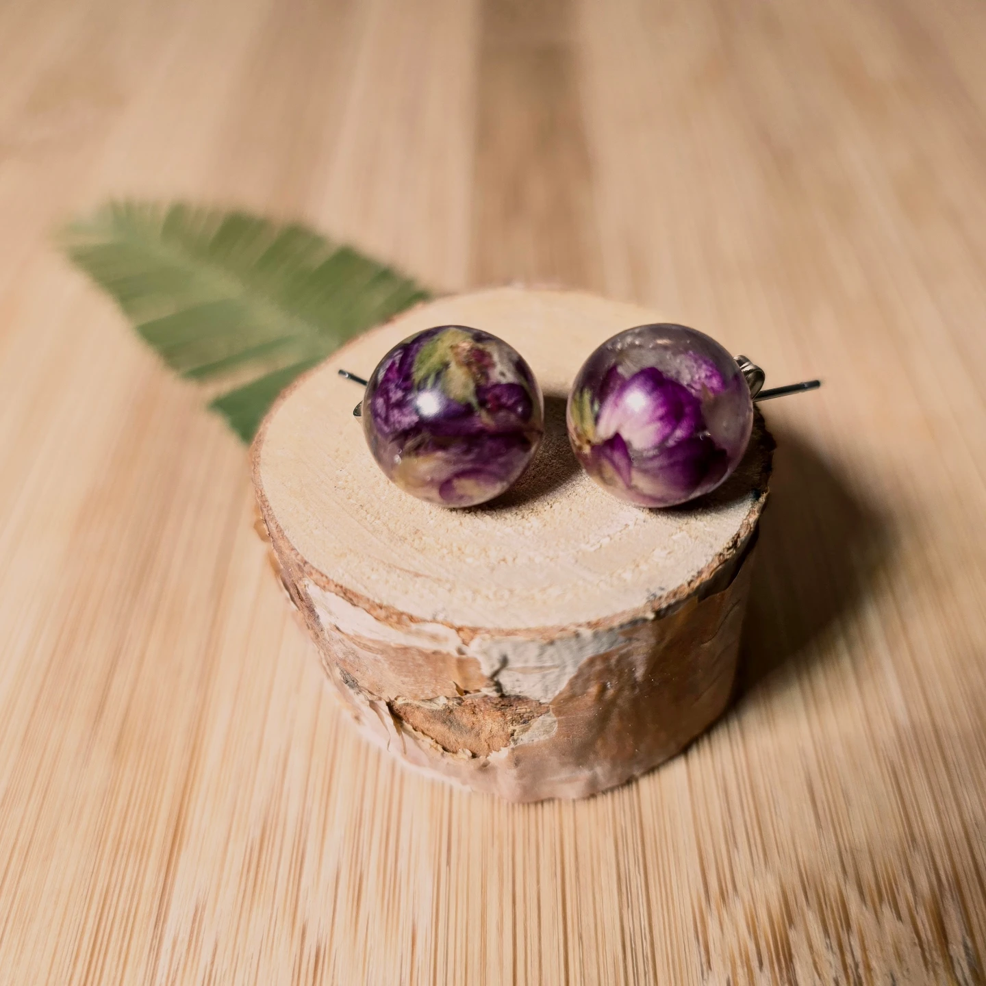 Handmade Resin Floral Stud Earrings - photo 2