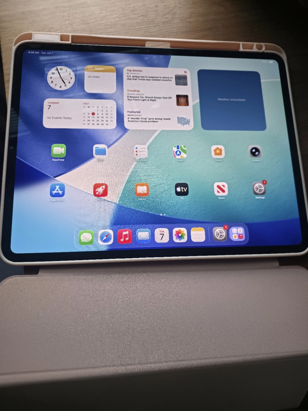 iPad Pro 13-inch (M5) 256GB WIFI + Magic Keyboard + Pencil Pro - photo 2