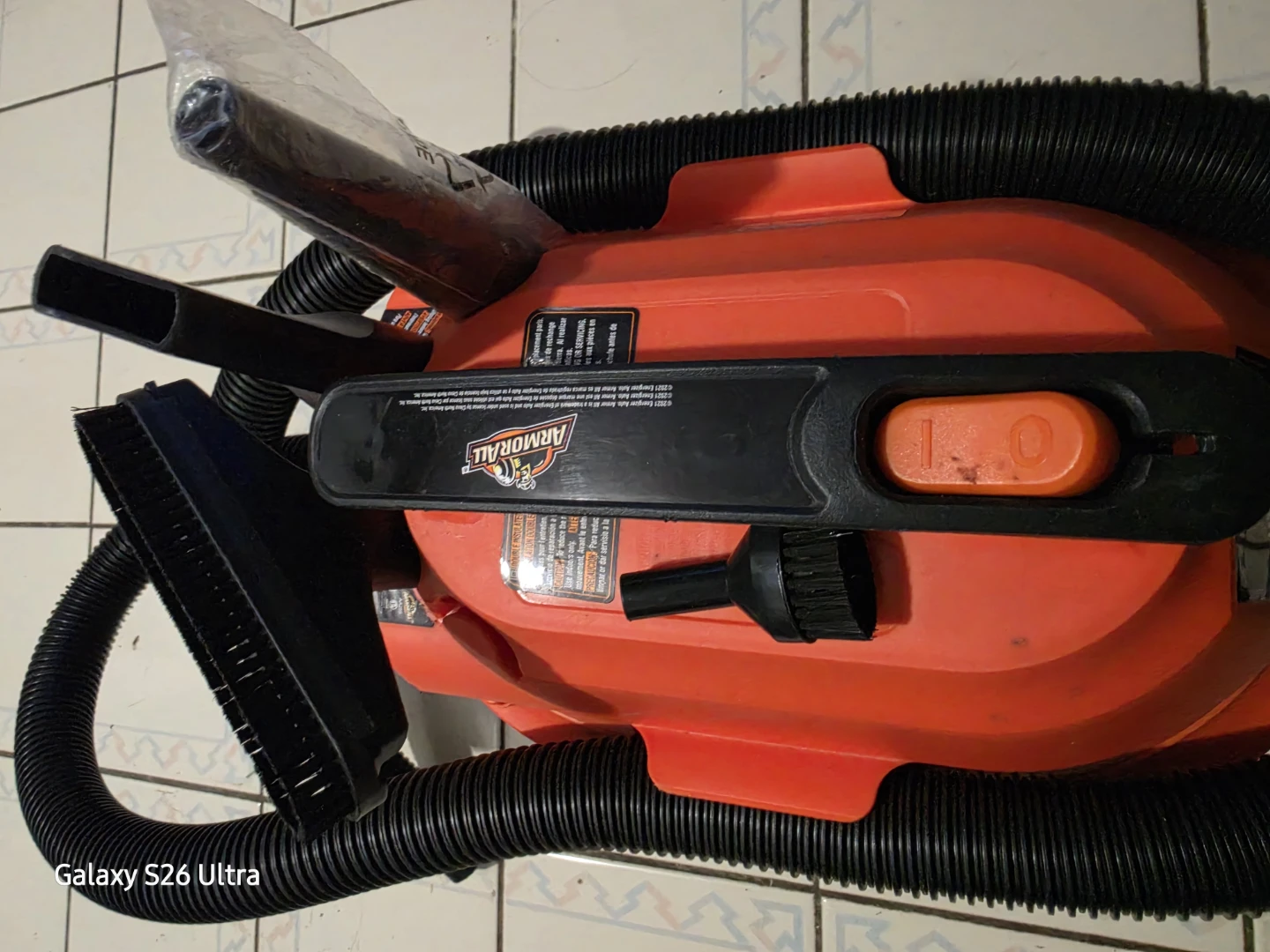 Armor All AA255W Wet/Dry Utility Vac 2.5 Gallon Orange/Black - photo 2