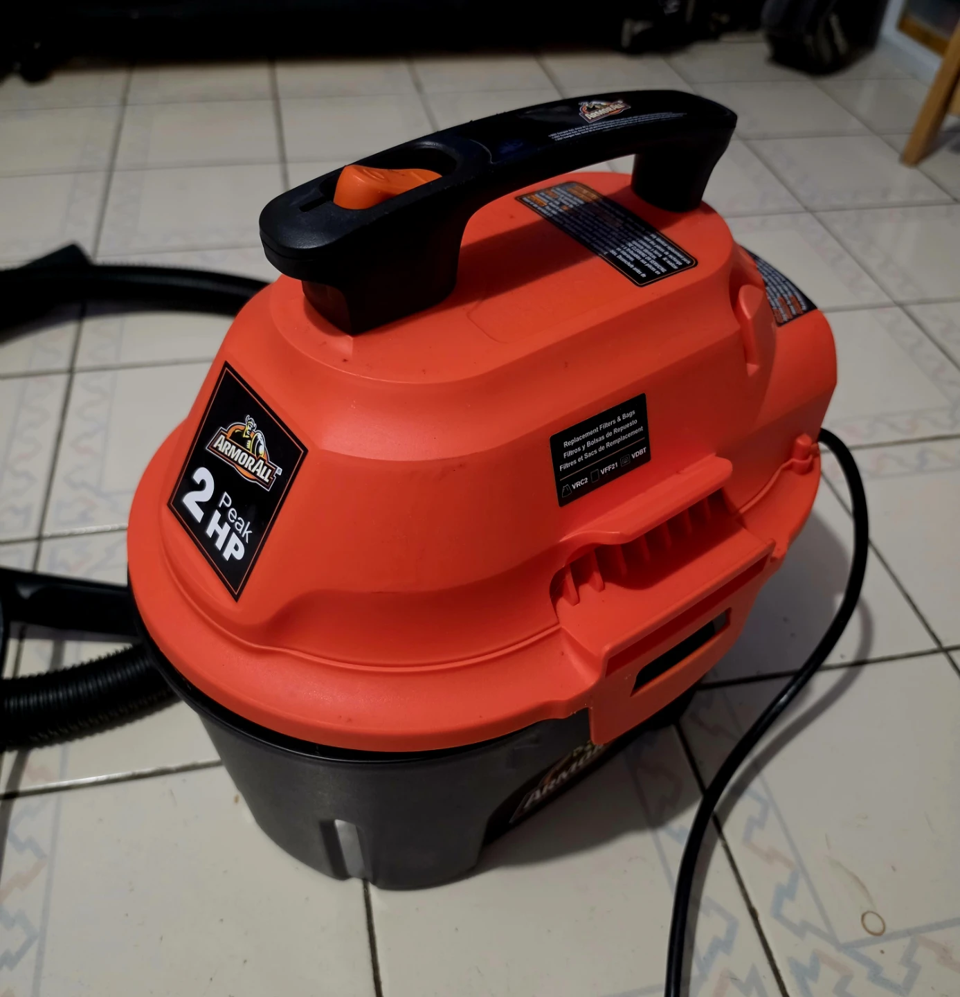 Armor All AA255W Wet/Dry Utility Vac 2.5 Gallon Orange/Black - photo 5