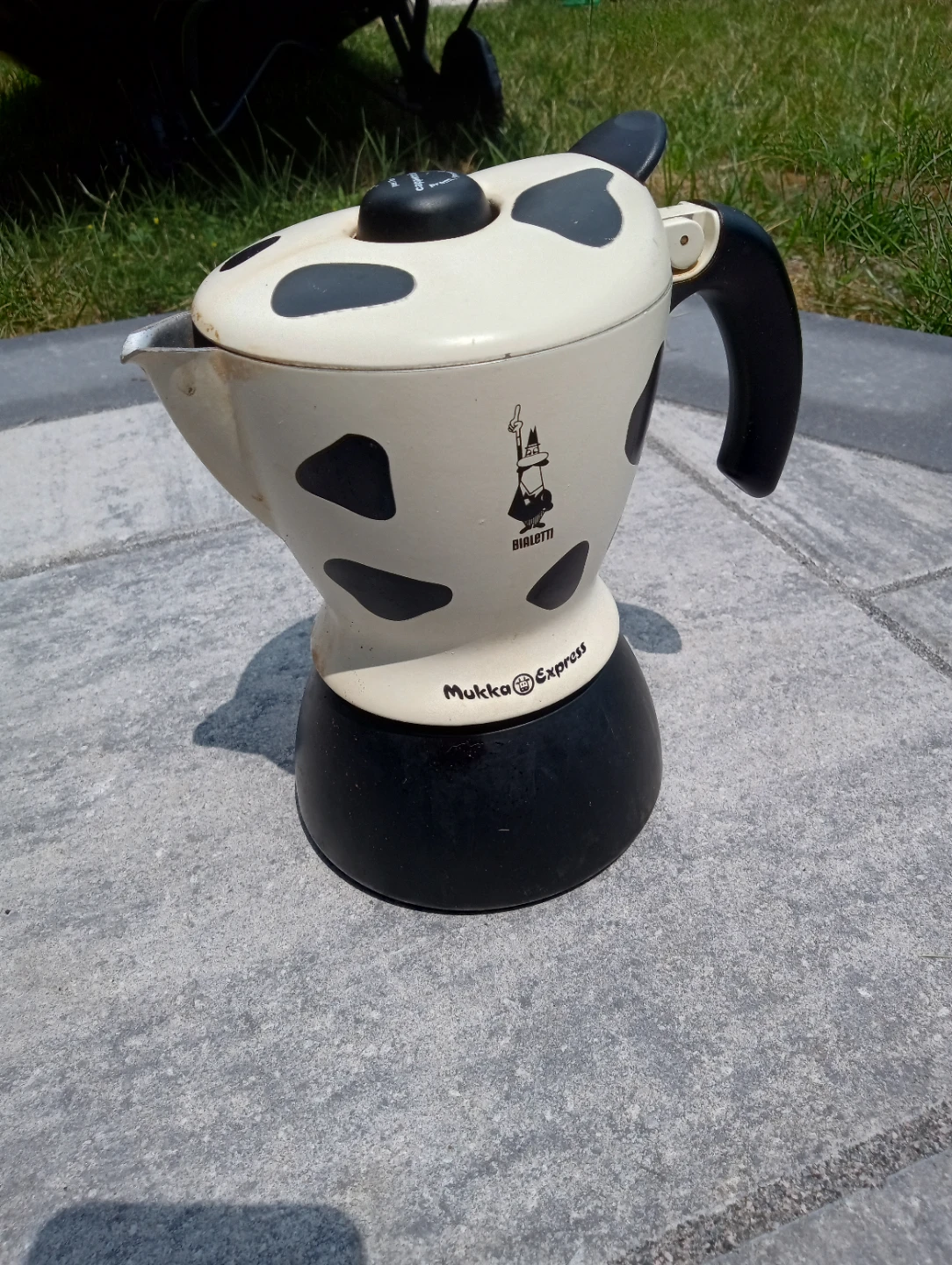 Make Capouccino Bialetti Mukka Express Cow Print Moka Pot