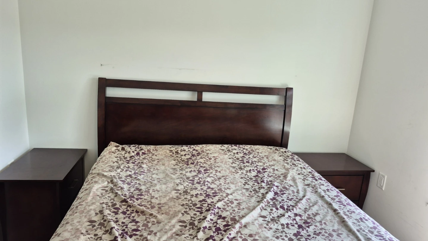 5 piece Queen bedroom set - photo 2