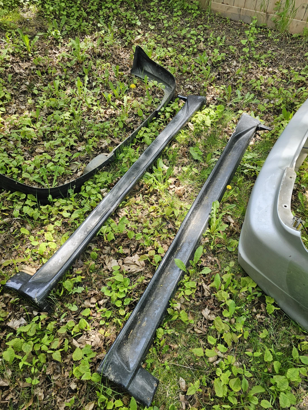 Car Body Kit Parts - Side Skirts & Bumper Accent