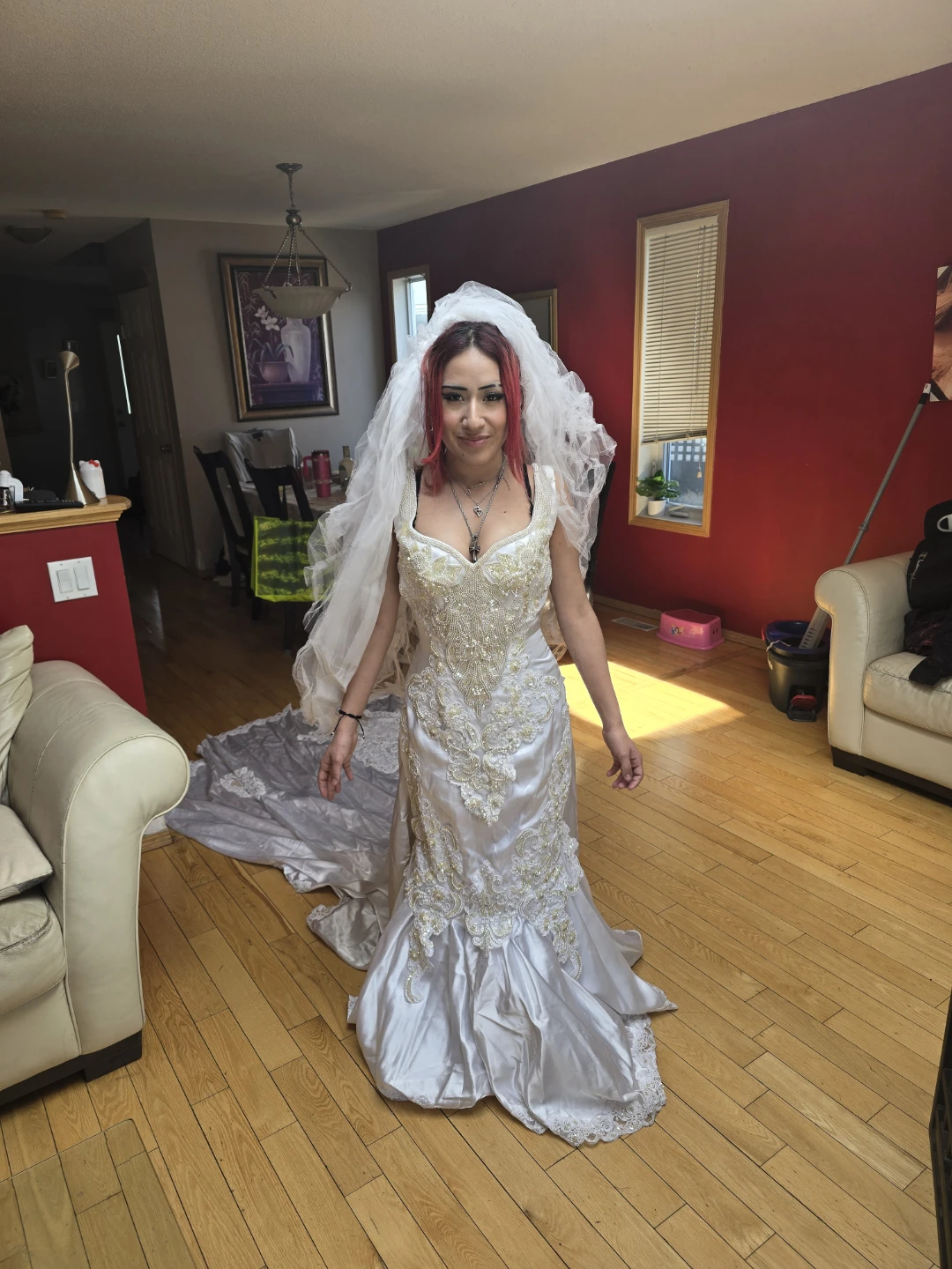 White Wedding Dress with Veil and Train - photo 3