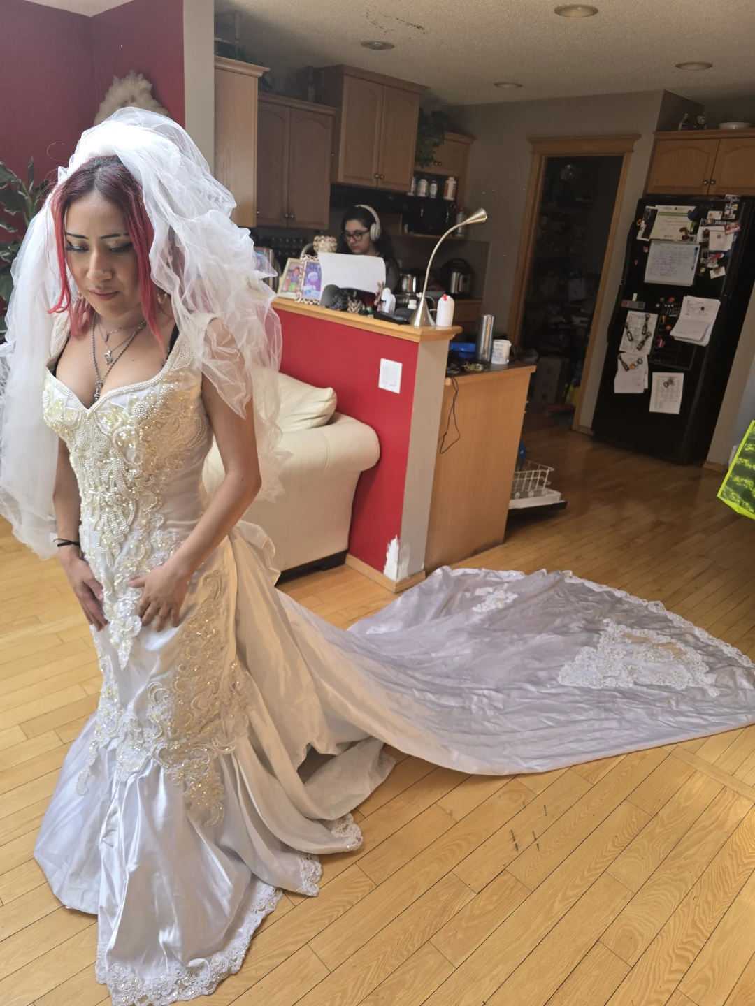 White Wedding Dress with Veil and Train - photo 5