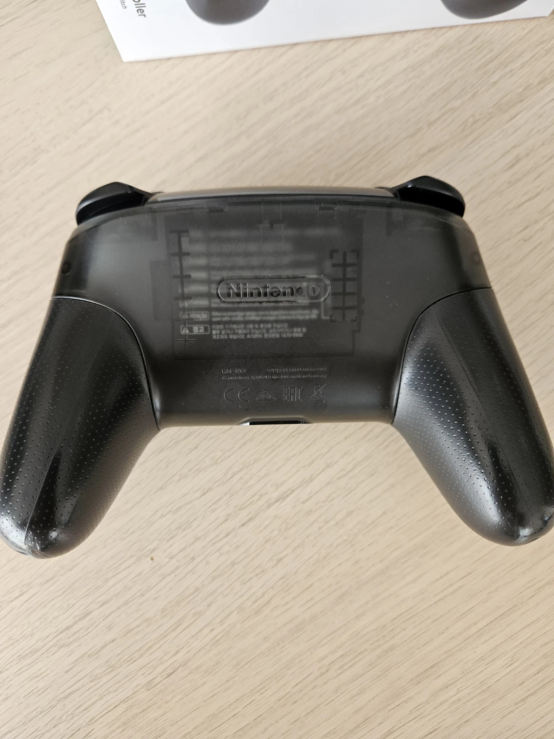 Nintendo Switch Official Pro Controller - photo 3