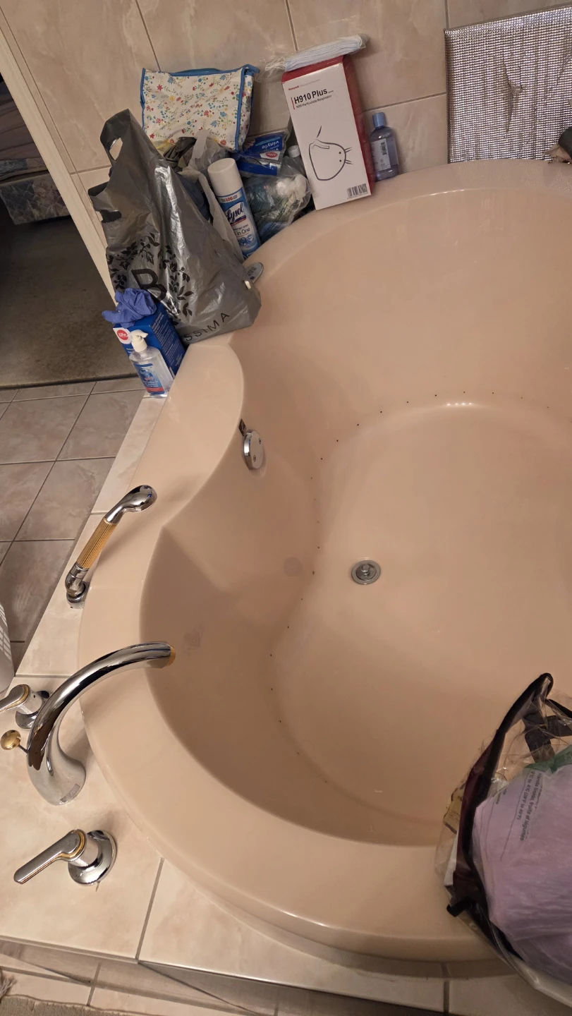 Pink coloured bathtub - photo 2
