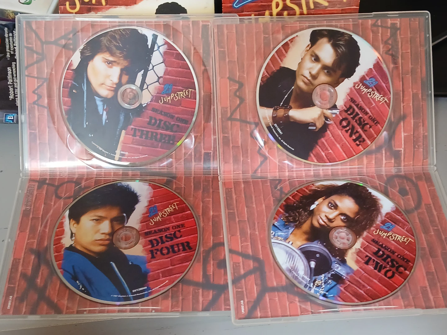 21 Jump Street: The Complete First Season DVD Box Set - photo 3