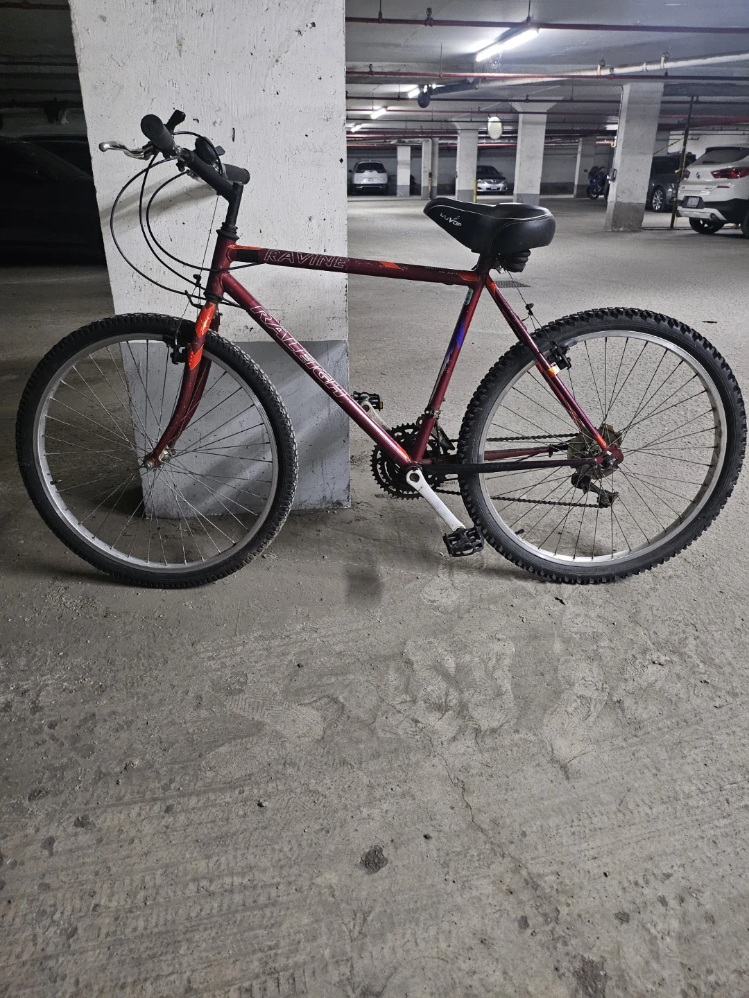 Raleigh Ravine Mountain Bike - Red