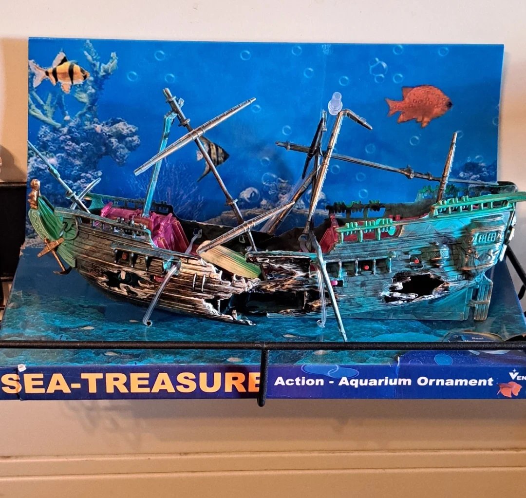 Sea-Treasure Action Aquarium Ornament