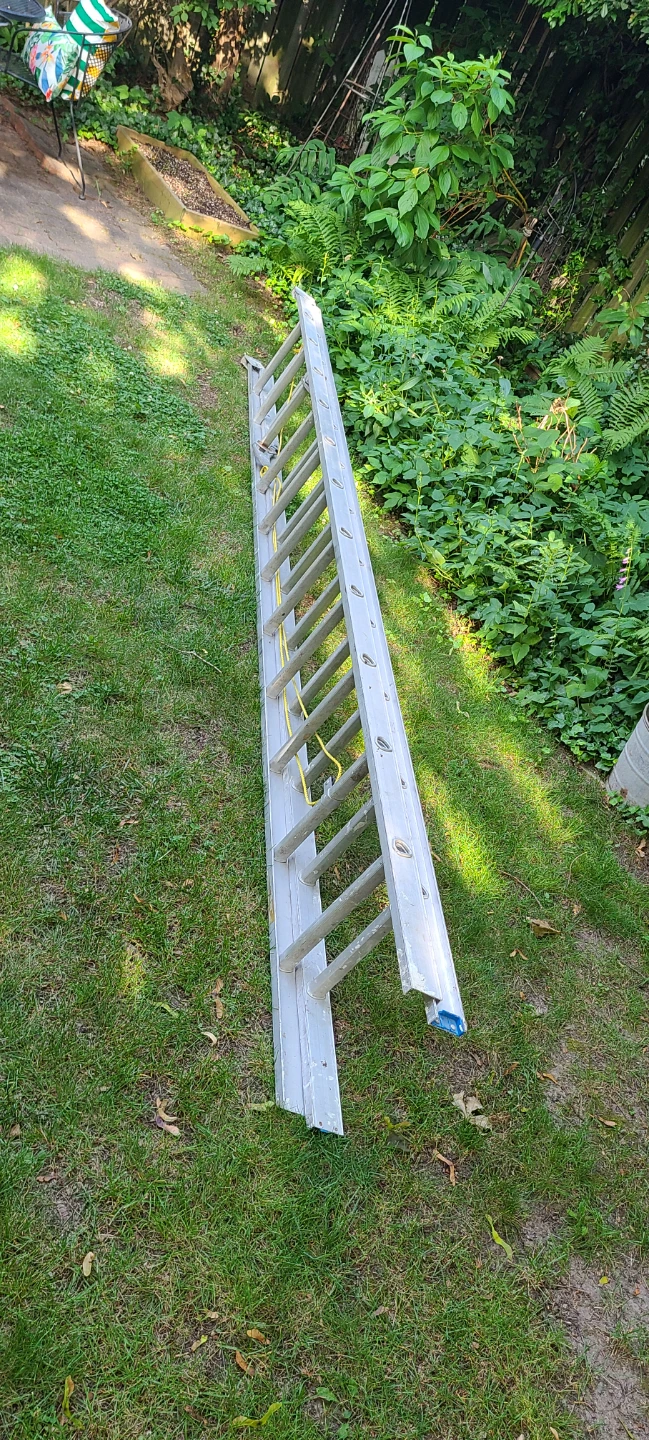 24' Ft Aluminum Extension Ladder - Good Condition - photo 3