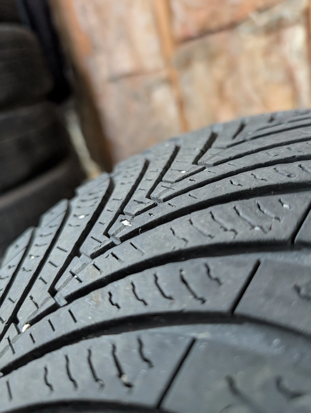 (1)-205/55R16 Kumho Solus 4S HA32  "4 Season Tire" - photo 4