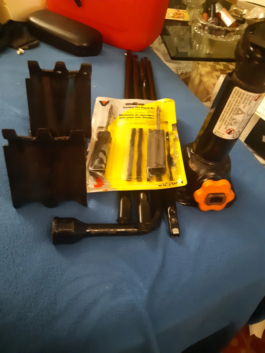 Victor Tubeless Tire Repair Kit and Jack Set