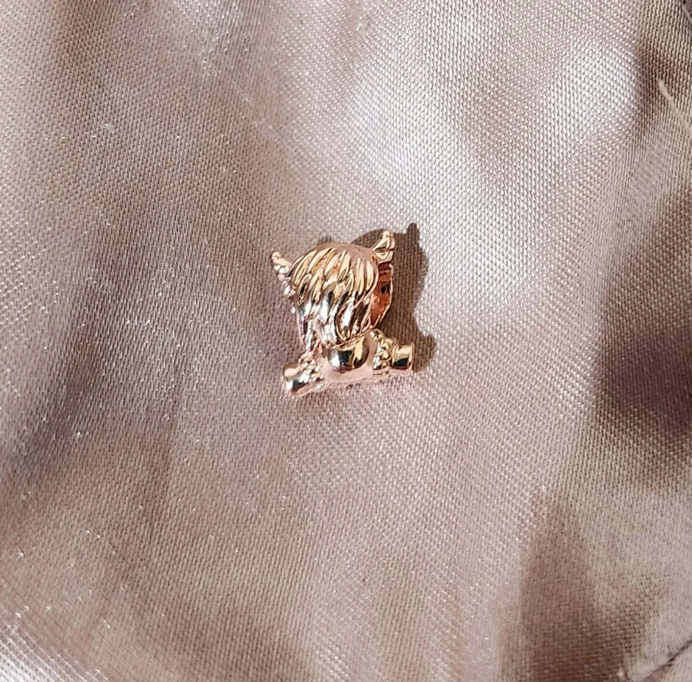 Rose Gold Highland Cow Charm - photo 2