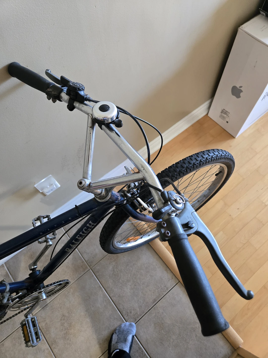 Raleigh Safari Bike with Bike Lock - photo 5