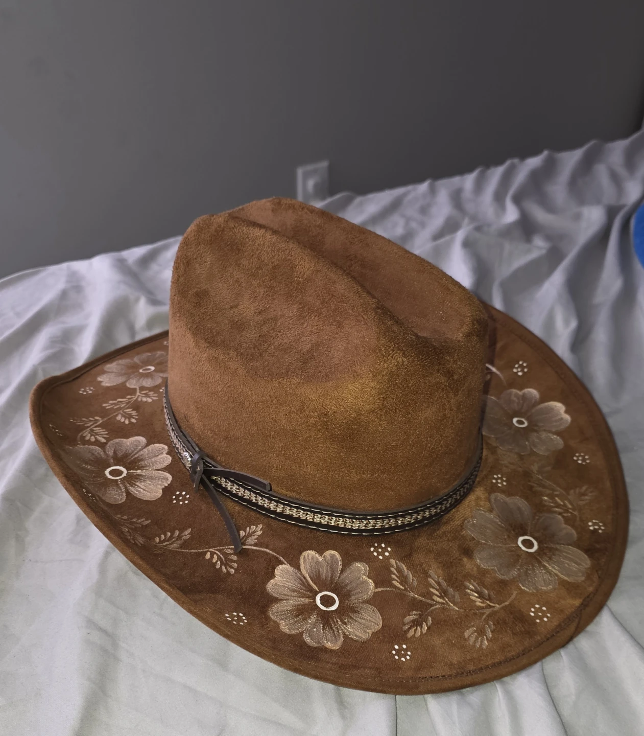 Brown Suede Cowboy Hat with a handpainted Floral Design - photo 2