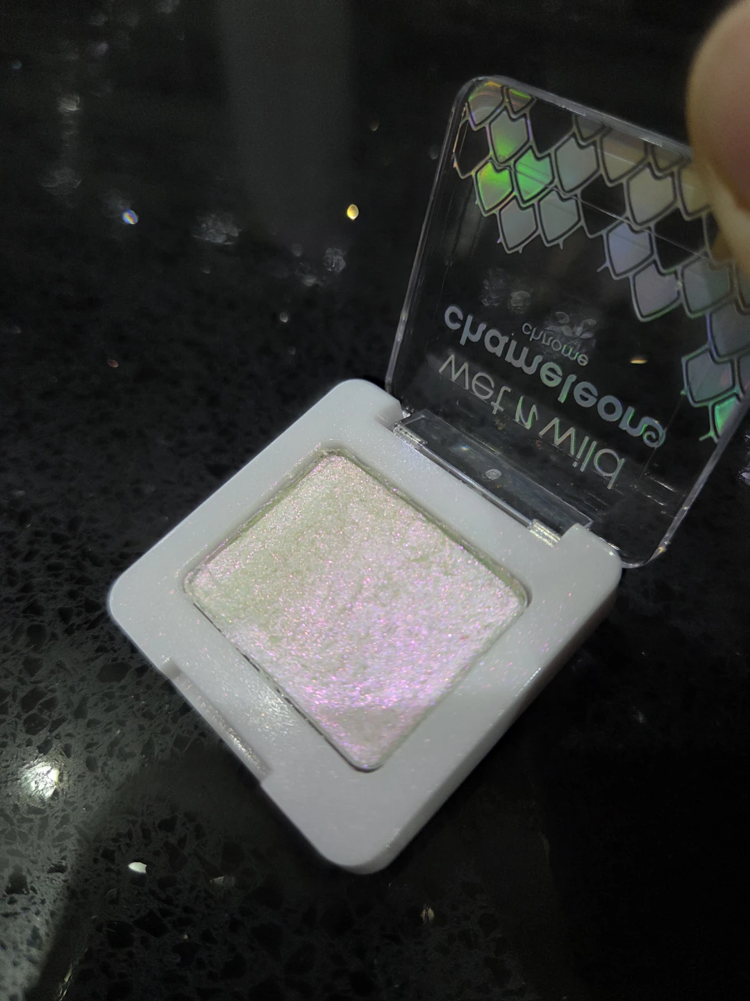 BEAUTY DECLUTTER 💗 - Chrome eyeshadow in Chameleon - photo 3