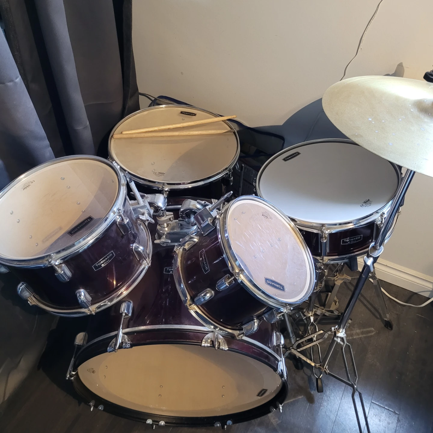Mapex Tornado Drum Kit with Beginner Drum Book - photo 2