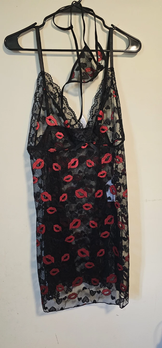 Lace Chemise Lingerie with Lips Pattern - Size 1XL