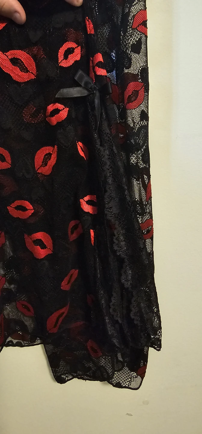 Lace Chemise Lingerie with Lips Pattern - Size 1XL - photo 3