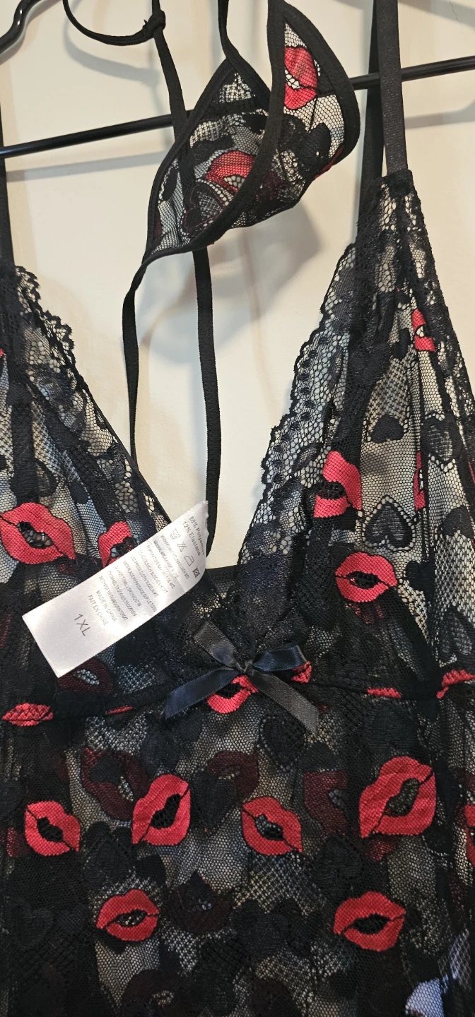 Lace Chemise Lingerie with Lips Pattern - Size 1XL - photo 4