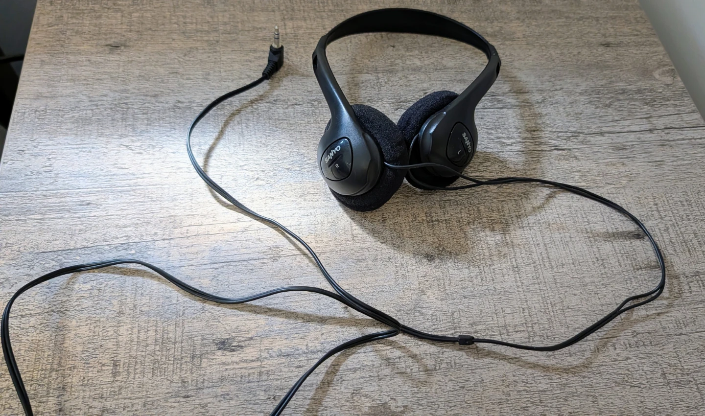 Sanyo On-Ear Headphones