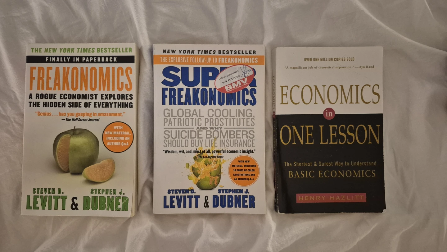 Freakonomics, SuperFreakonomics, Economics in One Lesson