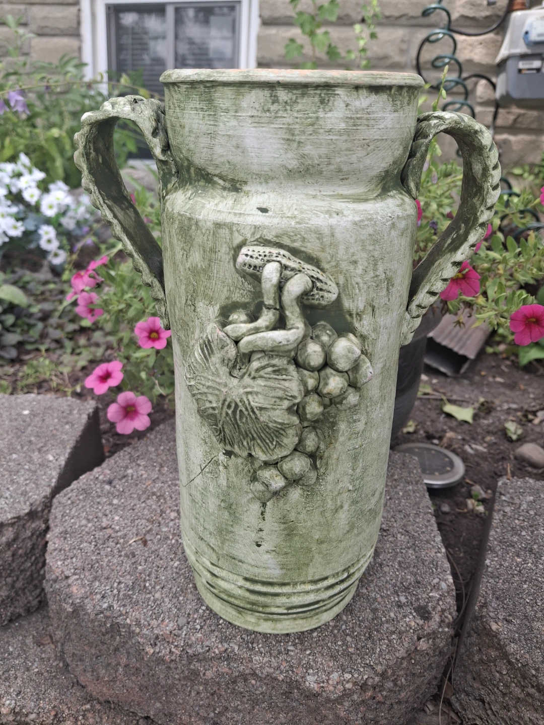 Ceramic vase