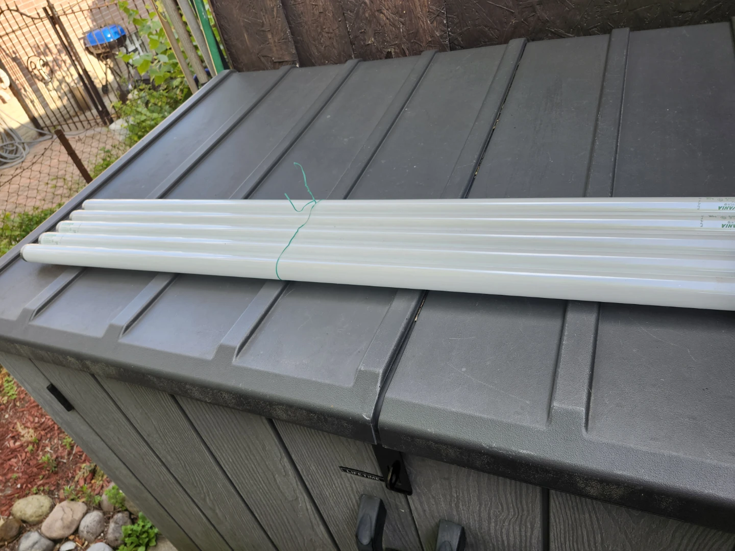 5 pcs  Cool White Fluorescent Tubes (all 5 pcs for $5) - photo 3
