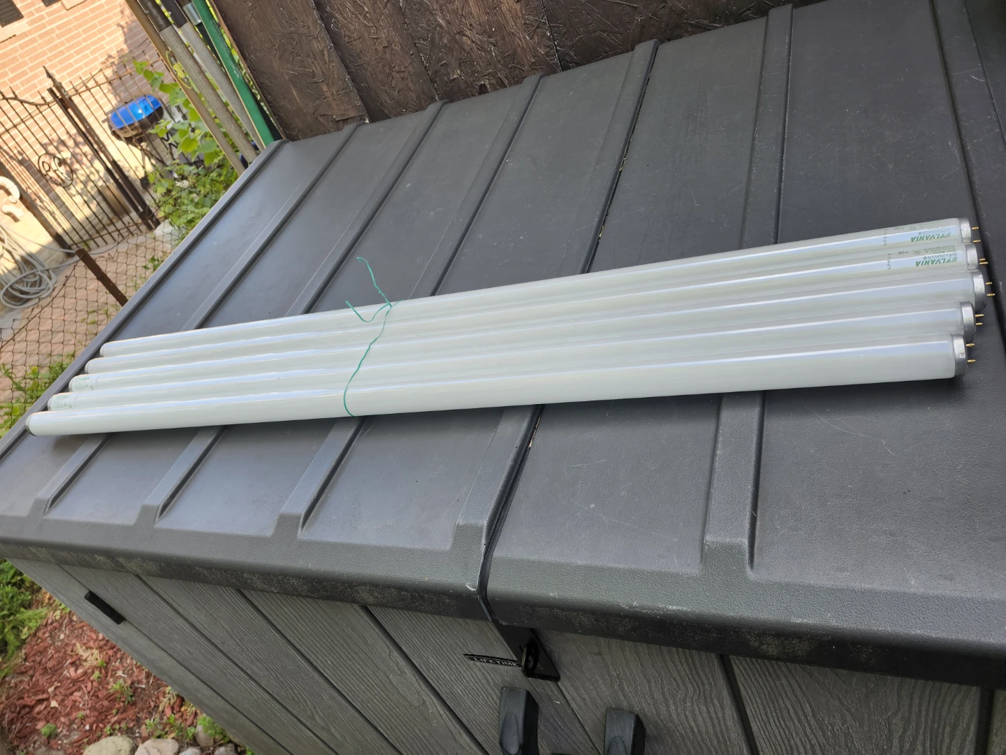 5 pcs  Cool White Fluorescent Tubes (all 5 pcs for $5) - photo 4
