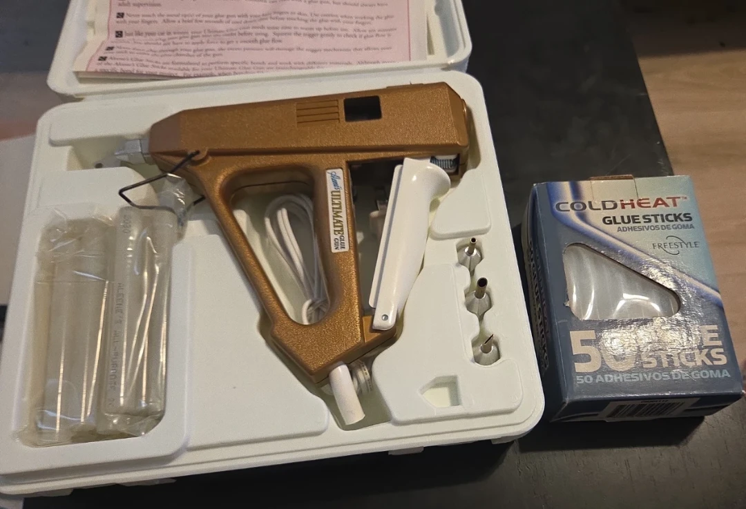 Aleene's Ultimate Glue Gun with 50 Glue Sticks - photo 2