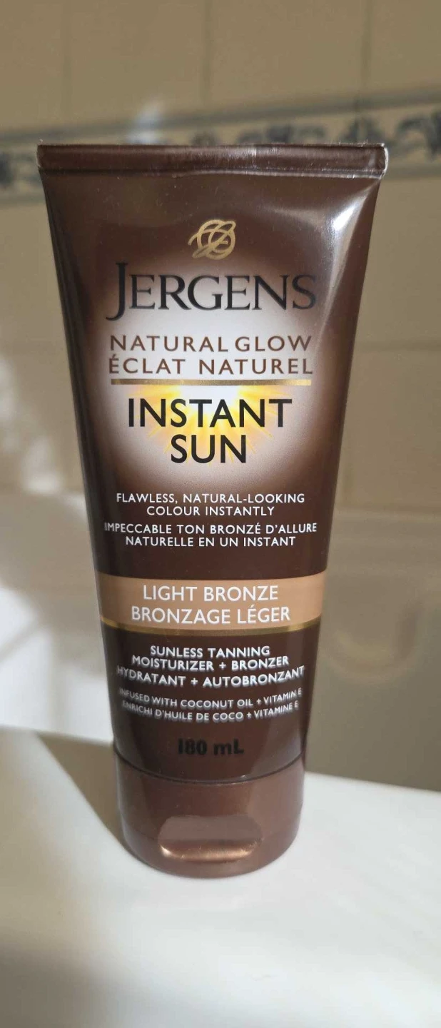 Jergens Natural Glow Instant Sun Light Bronze Sunless Tanning
