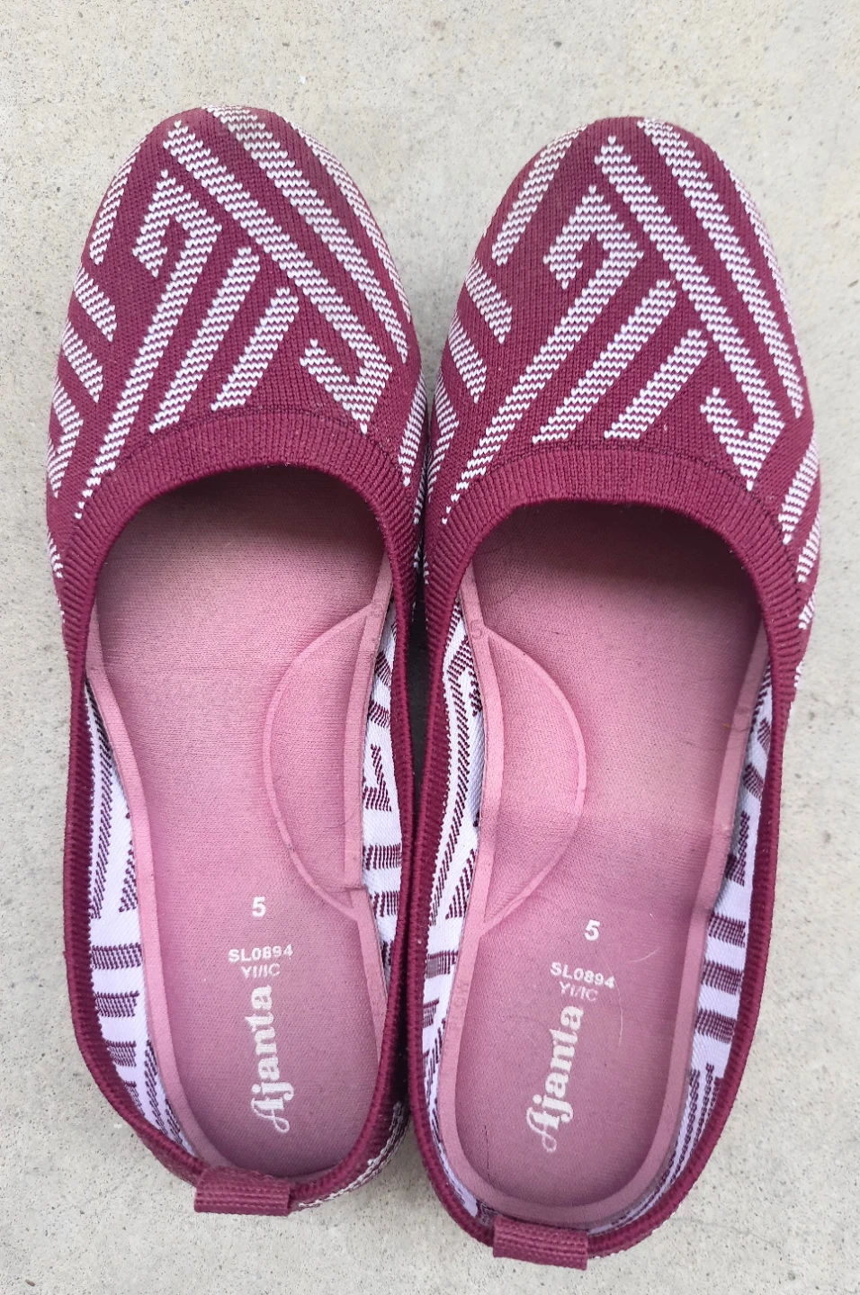 Ajanta Women's Burgundy Knit Slip-On Flats Size 5