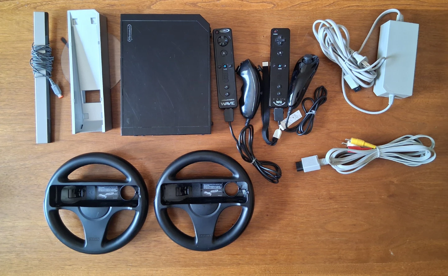 Nintendo Wii Console Bundle with Games and Accessories