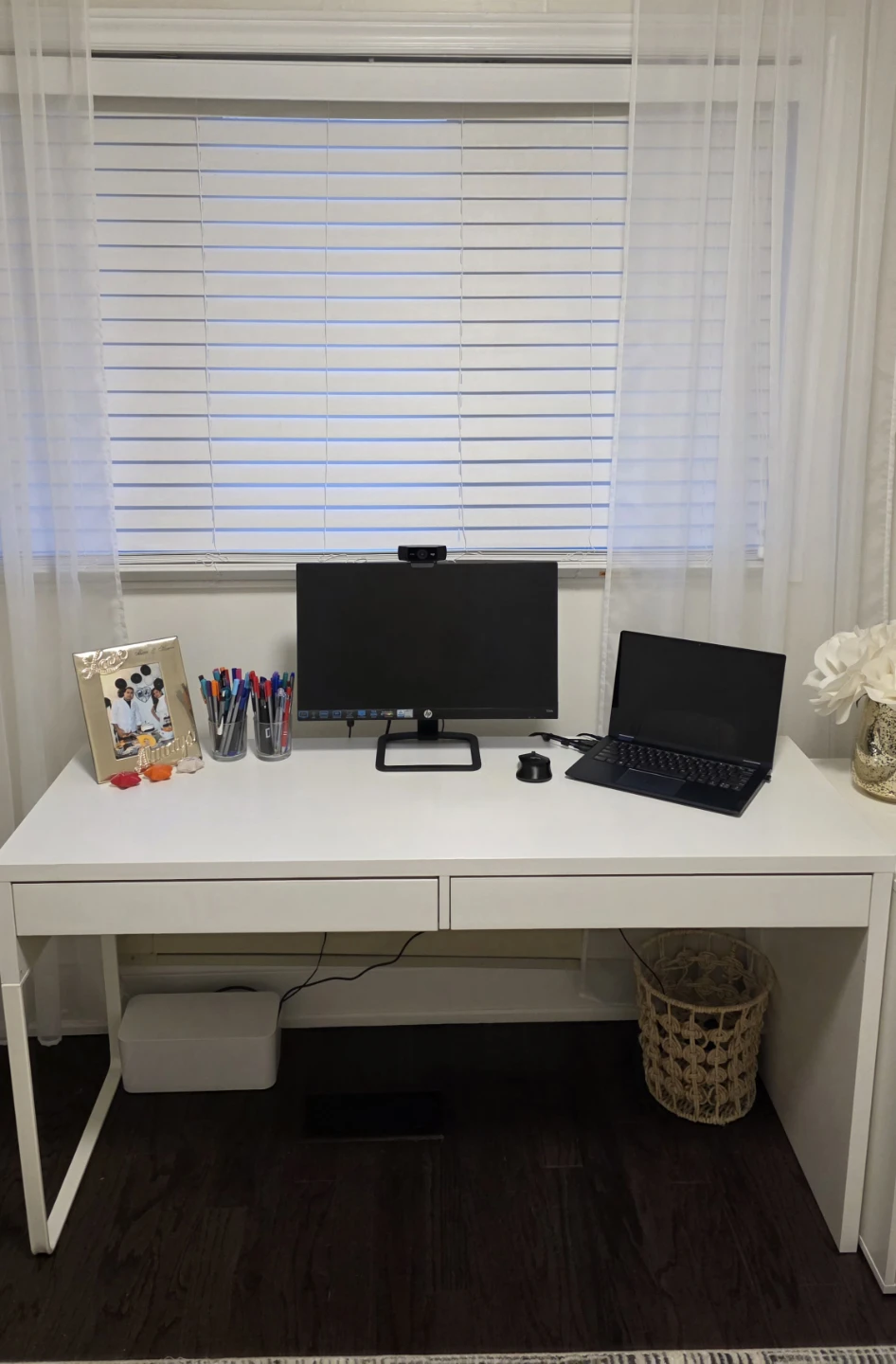Ikea desk+free office chair🎁🎁🎁
