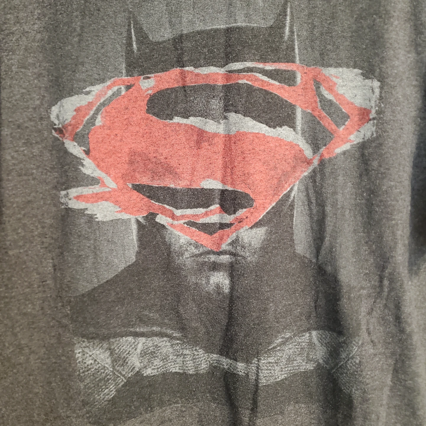 Batman v Superman Graphic T-Shirt - photo 2