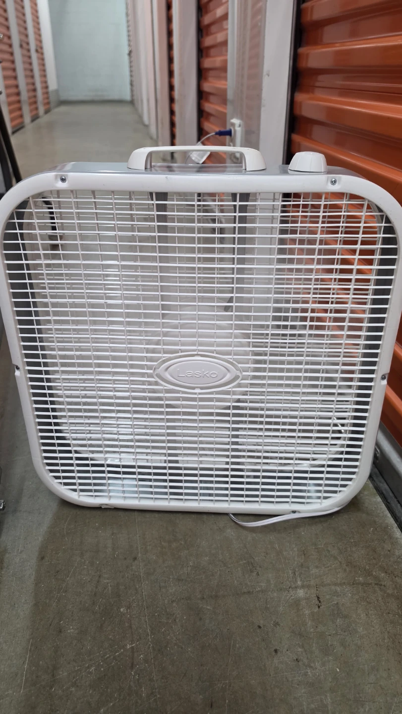 Lasko Box Fan - photo 2