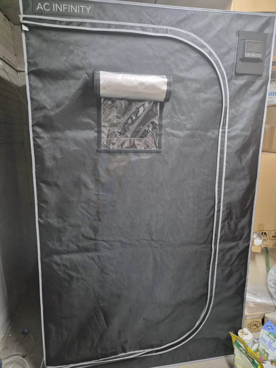 AC Infinity 4x4 Grow Tent - photo 2