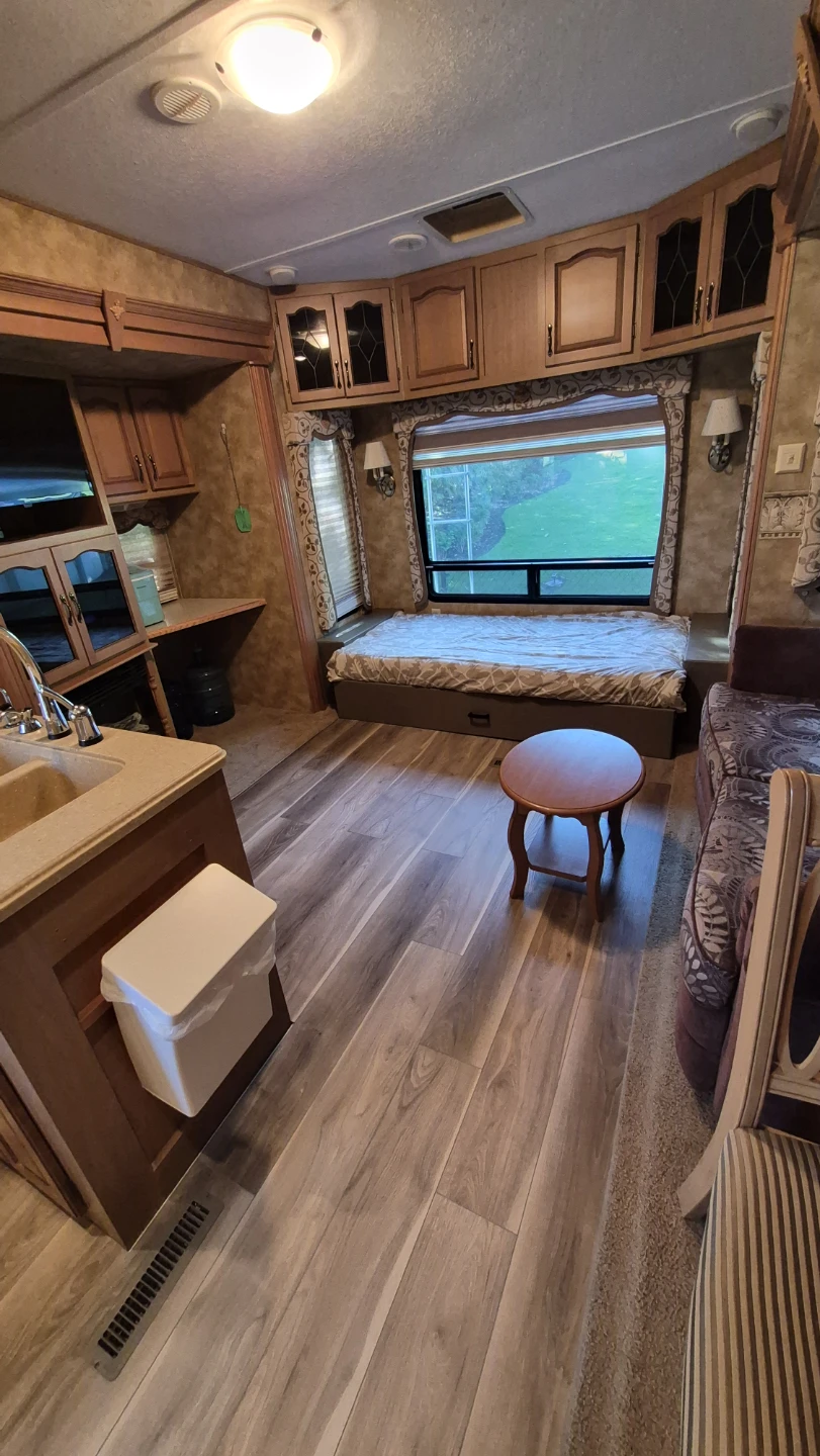 Keystone Everest Fifth Wheel RV - photo 5