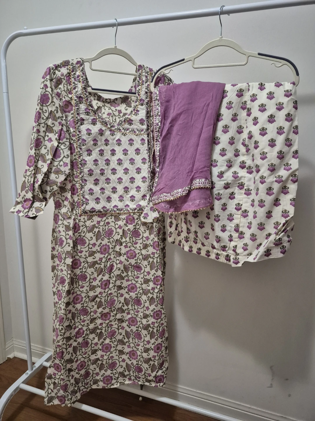 3-Piece Pakistani Salwar Kameez Outfits - photo 3