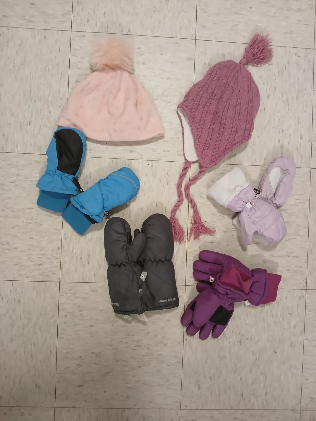 Ensemble de tuques et mitaines pour enfants