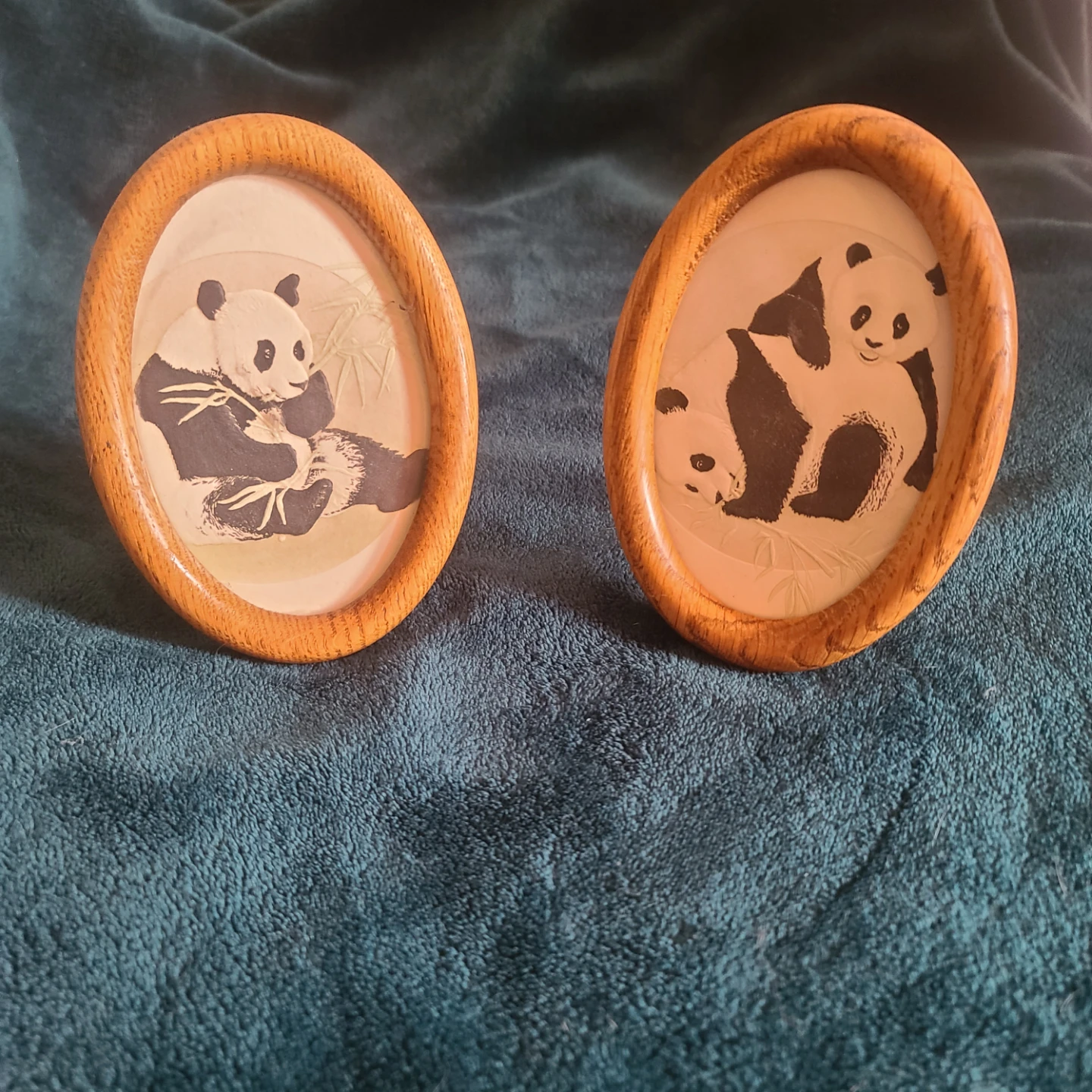Set of 2 Wooden Oval Photo Frames with Panda Art - photo 2