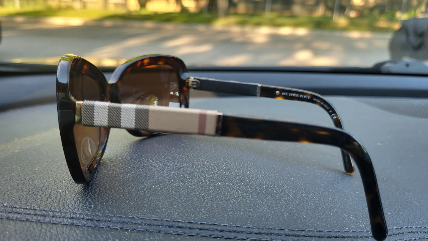 Burberry Sunglasses - photo 2