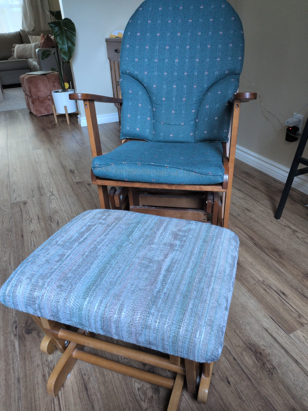 Glider chair with gliding ottoman - photo 4