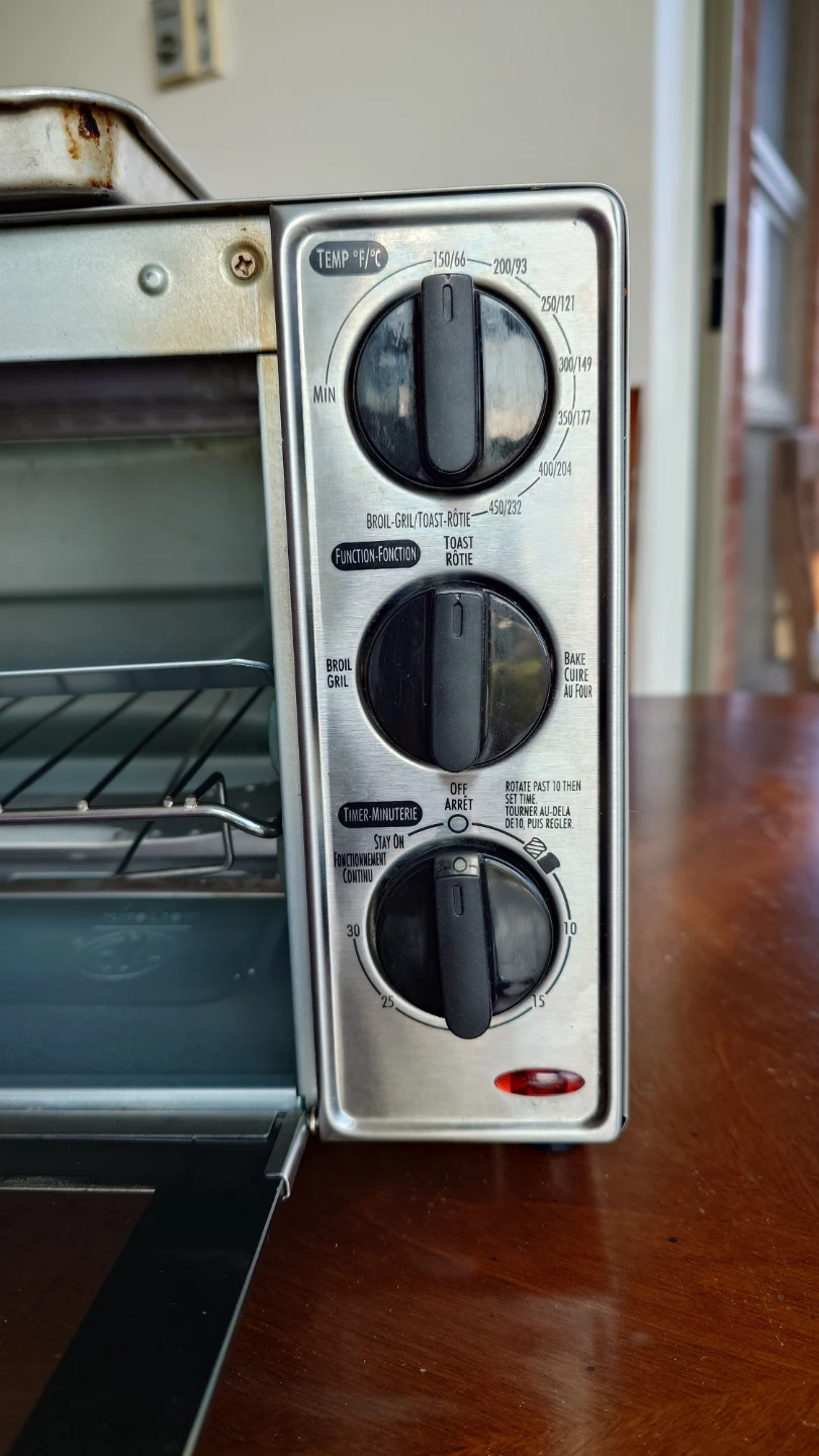 **Hamilton Beach Toaster Oven – Like New with Box** - photo 4