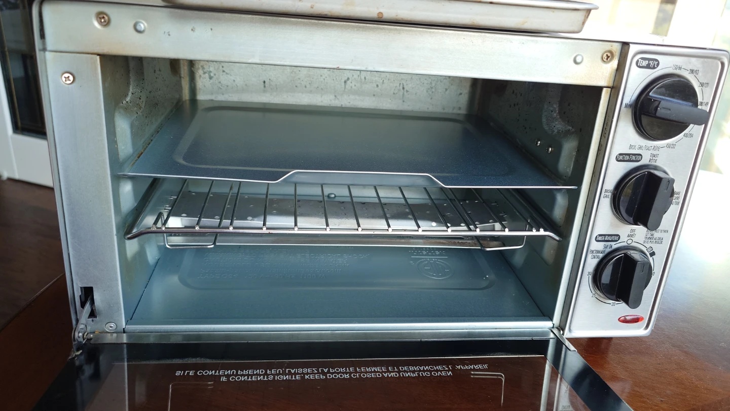 **Hamilton Beach Toaster Oven – Like New with Box** - photo 5